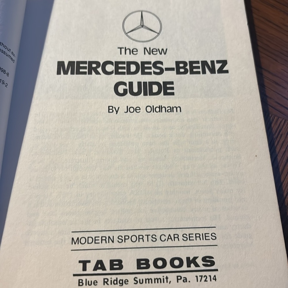 Mercedes-Benz Guide Book - Picture 3 of 5